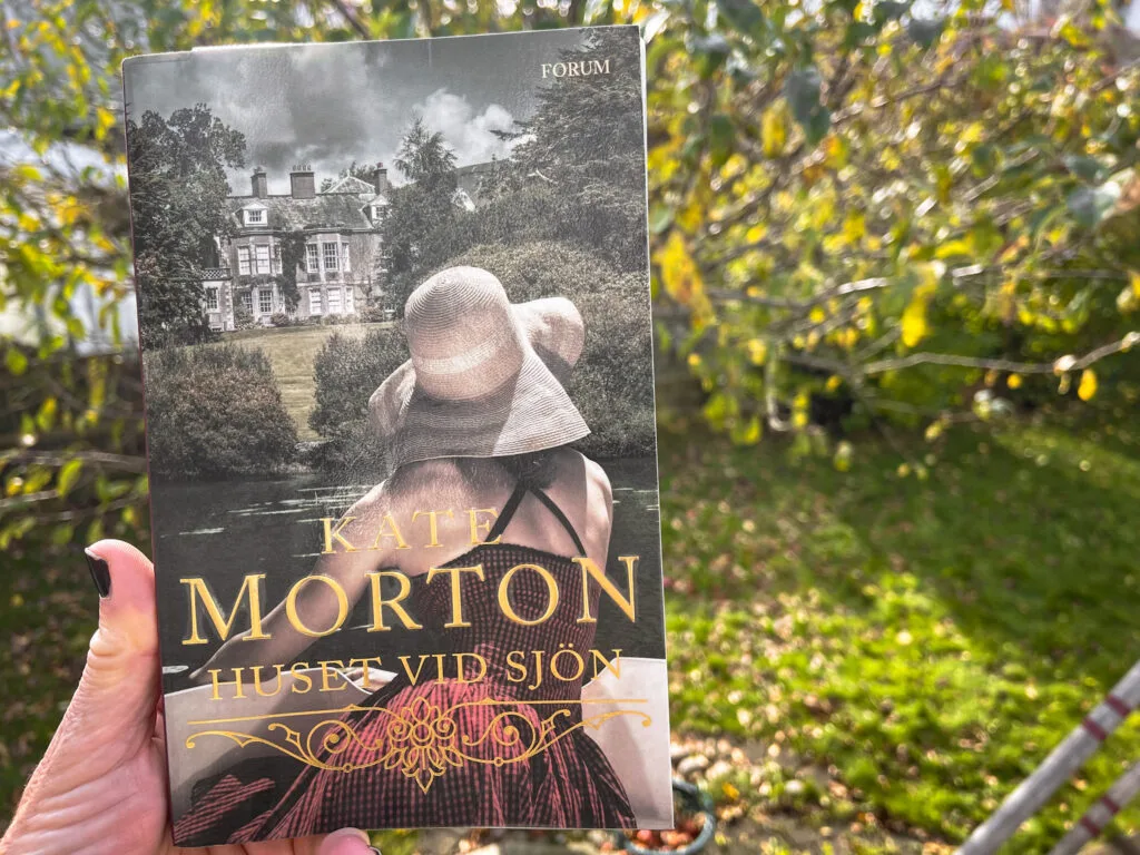 Nytt poddavsnitt av Skriverier med Malin och Cilla, boktips, Huset vid sjön, Kate Morton, blogg, Malin Lundskog