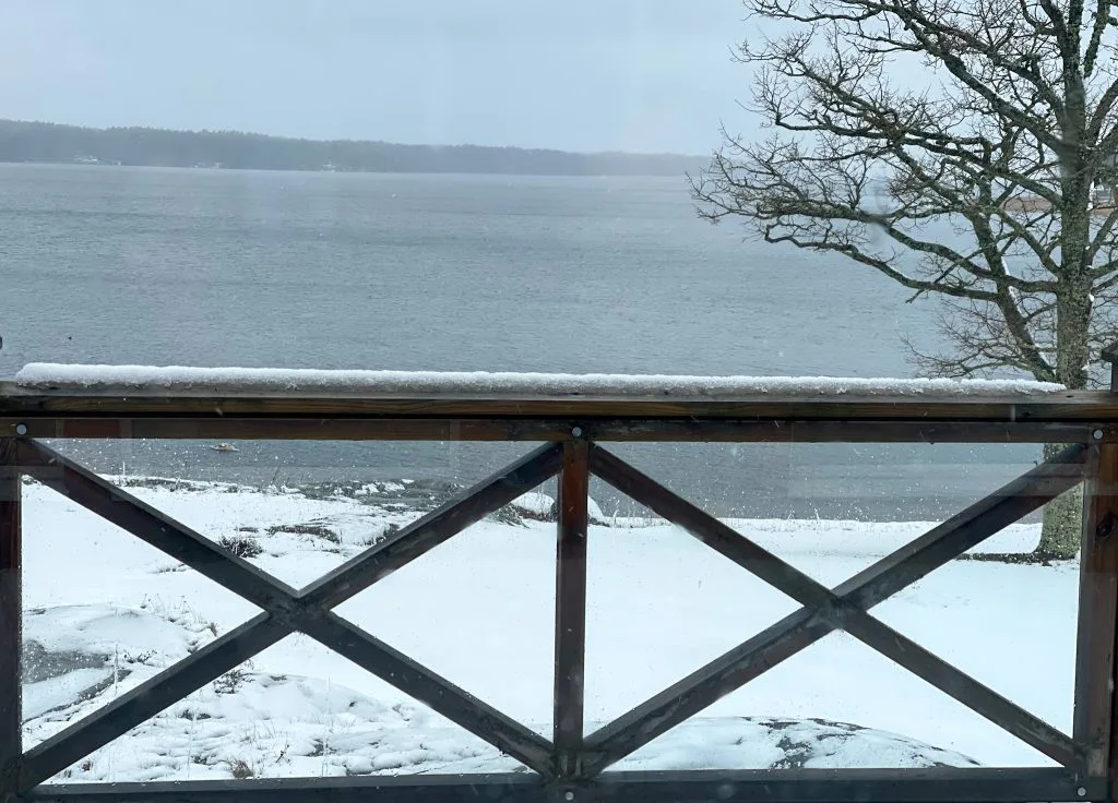 vidgade vyer och varma kontakter, utsikt, författare, västervik