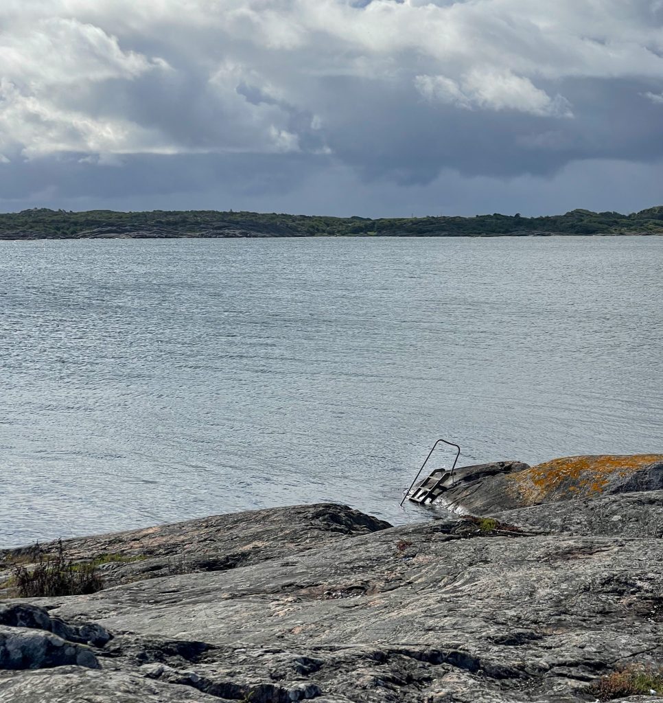 kärringarna ville ha en badtrappa, knippla, västkusten, badstege