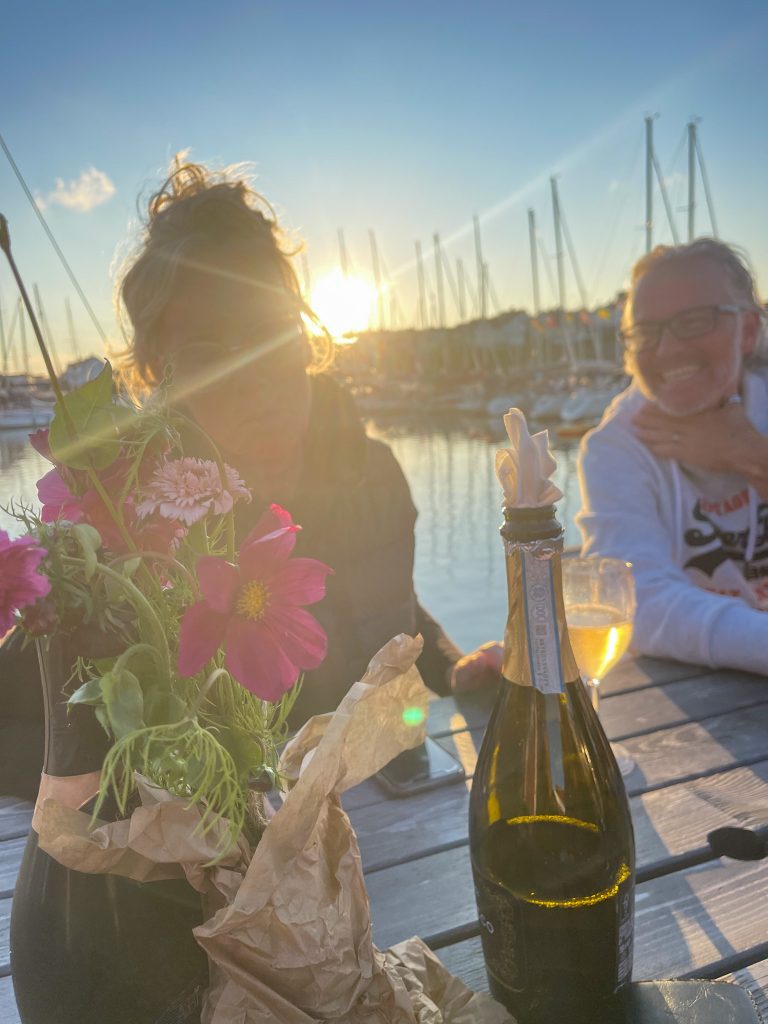 öliv, champagne, knippla