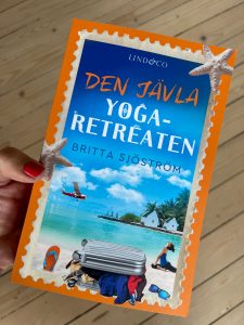 den jävla yogaretreaten, britta sjöström, boktips