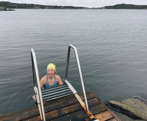 Malin Lundskog vinterbadar, nyårsafton 2023, knippla