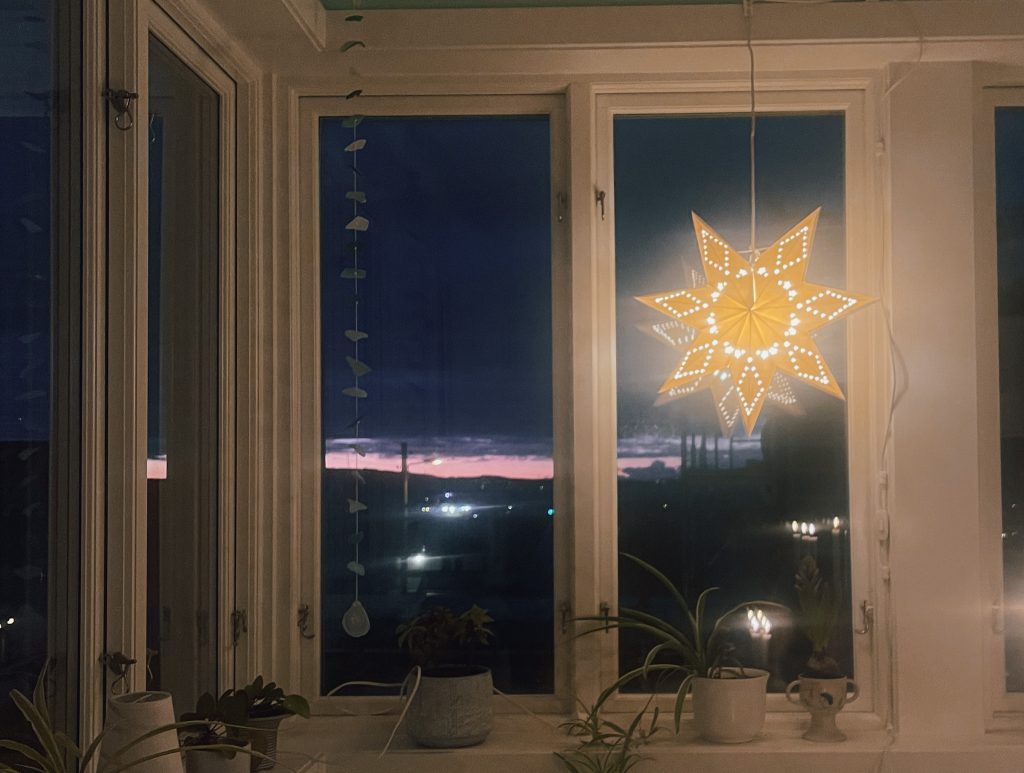 julen kanske är slut, adventsstjärna, veranda 