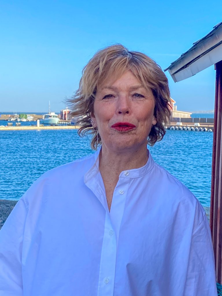 författarporträtt, Malin Lundskog, grimas, Knippla