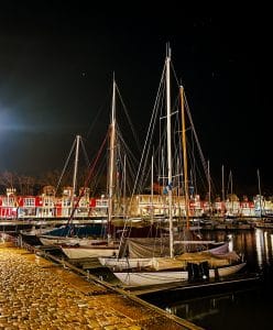 La Rochelles, småbåtshamn by night