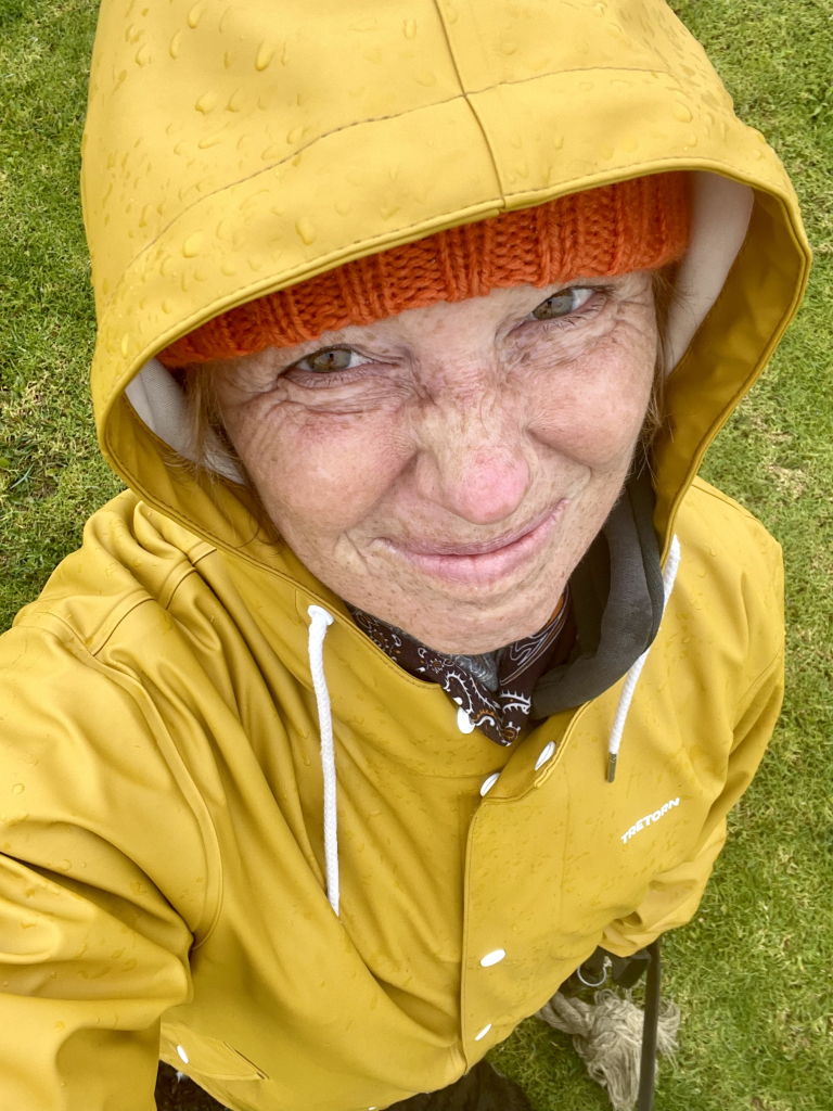 malin lundskog, regnrock, regn, vatten som smakar salt