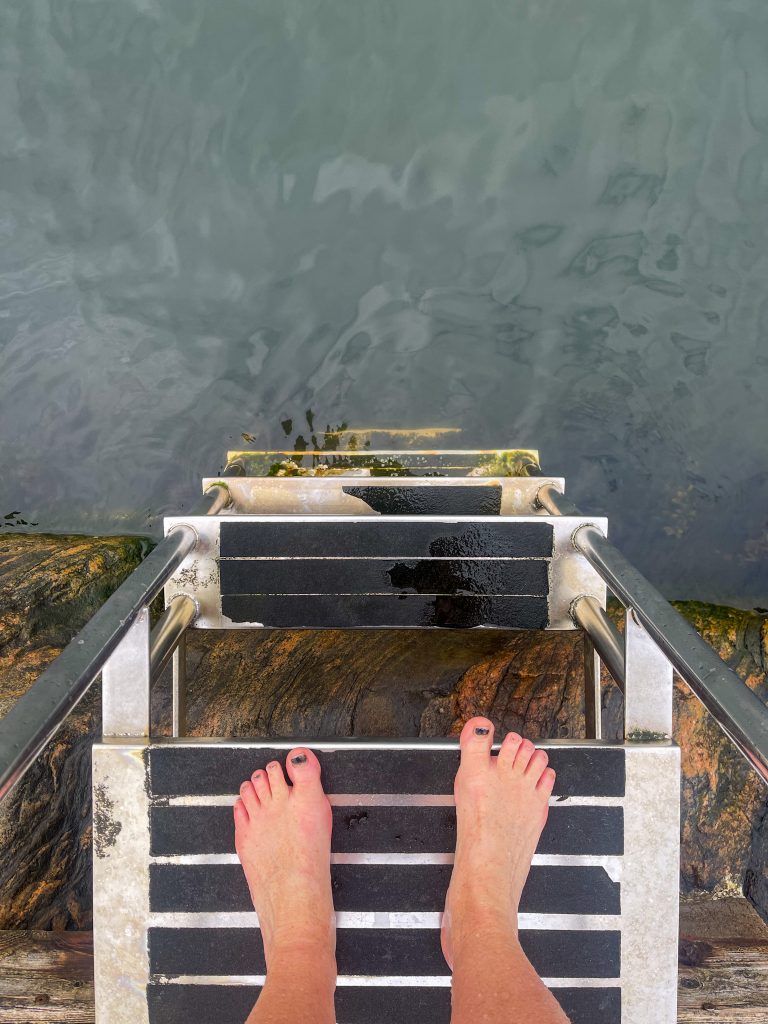 andningshålen, fötter, badstege, knippla