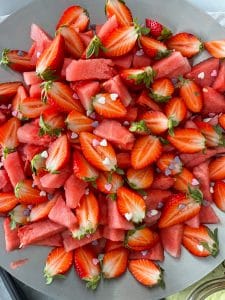 jordgubbar, melon, babyshower