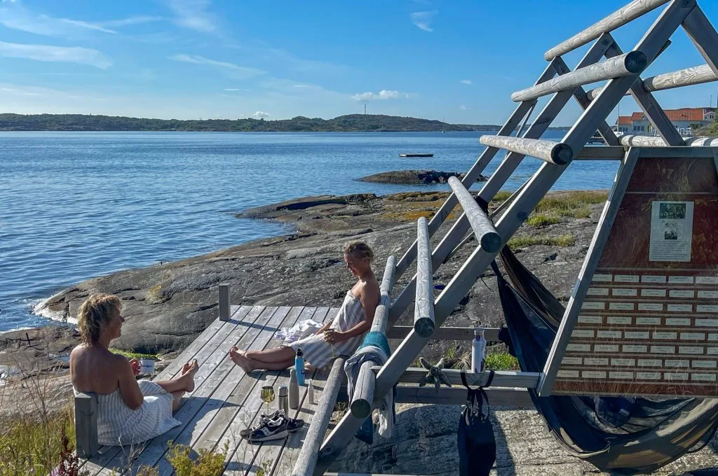 en utenatt i månaden, kragen knippla, malin lundskog, agneta bergman