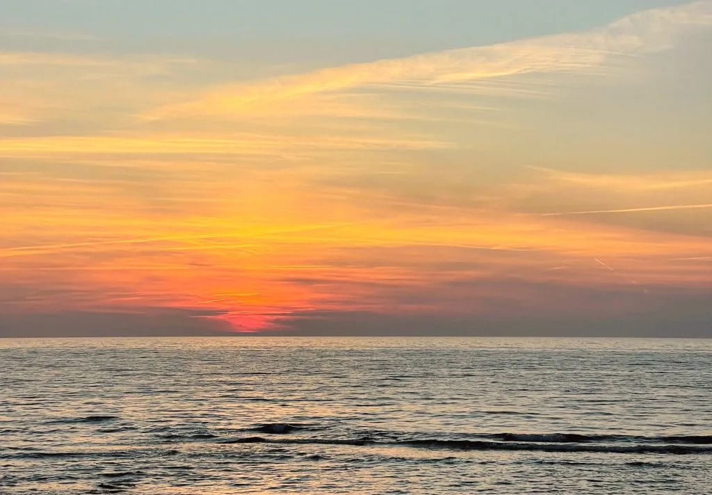solnedgång, raukar, fårö