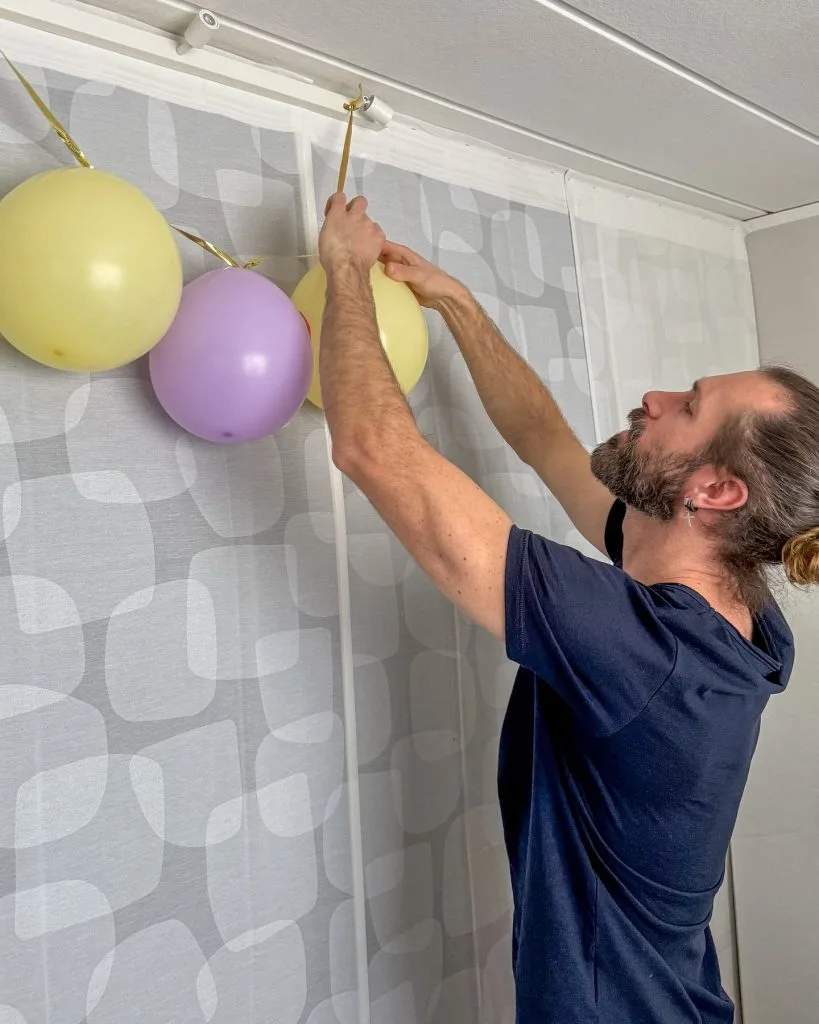 Mikael Kullén, poddstudio, ballonger