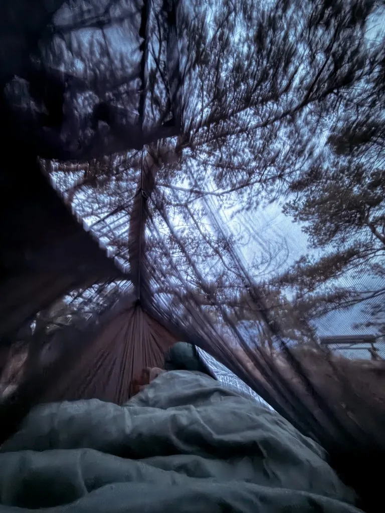 nionde månaden i hängmattan, knippla, morgonljus, hennessy hammock