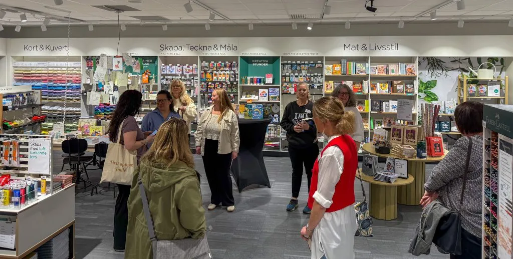 lokalproducerad litteraturfest den första dagen, frölunda torg, författare,