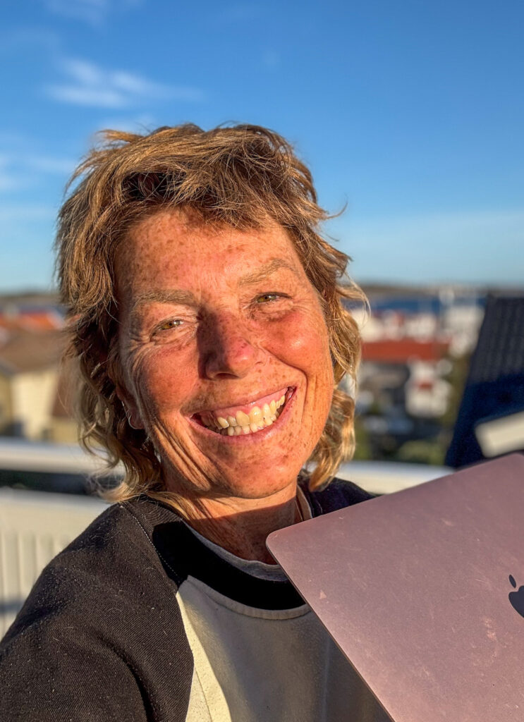 Malin Lundskog, korrekturläst, dator, knippla