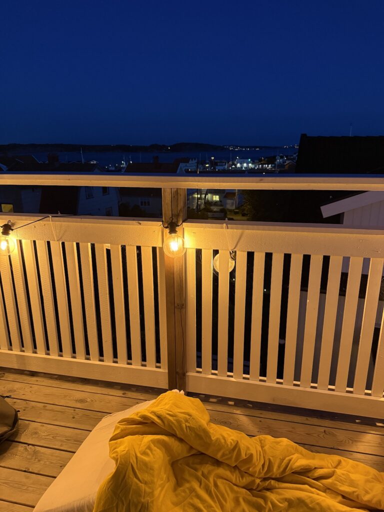 sova på balkongen, knippla, utenätterna i augusti