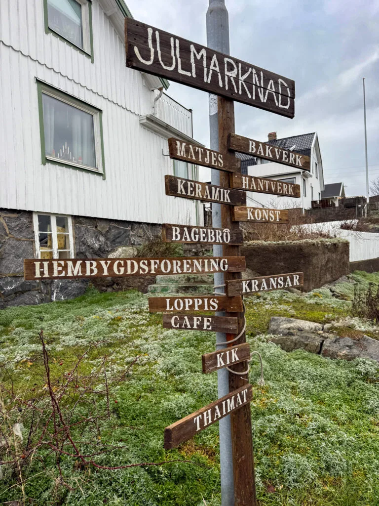 träskyltar, knippla julmarknad