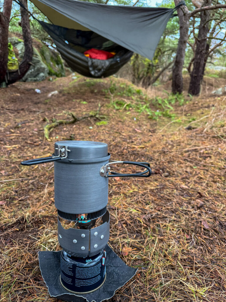 primuskök, hängmatta, knippla, en utenatt månaden
