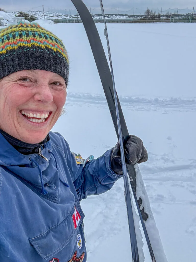 snö, skidor, knippla fotbollsplan, Malin Lundskog
