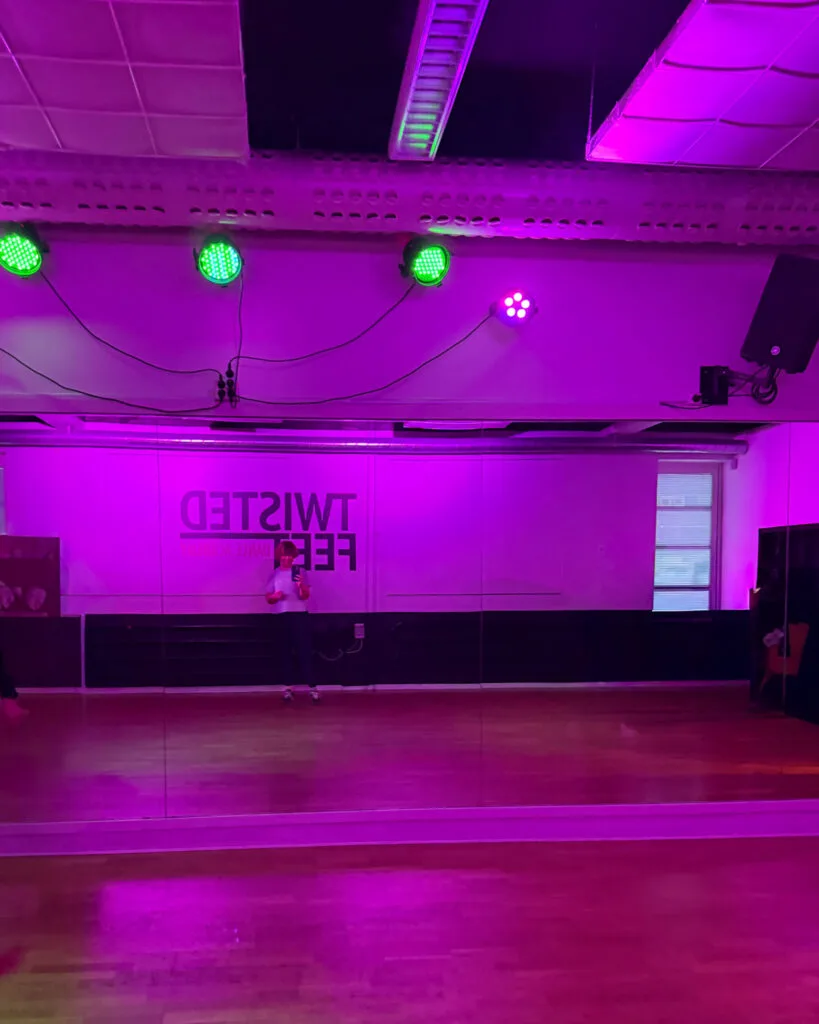 Malin Lundskog på twisted feet, hip hop nybörjare 30+