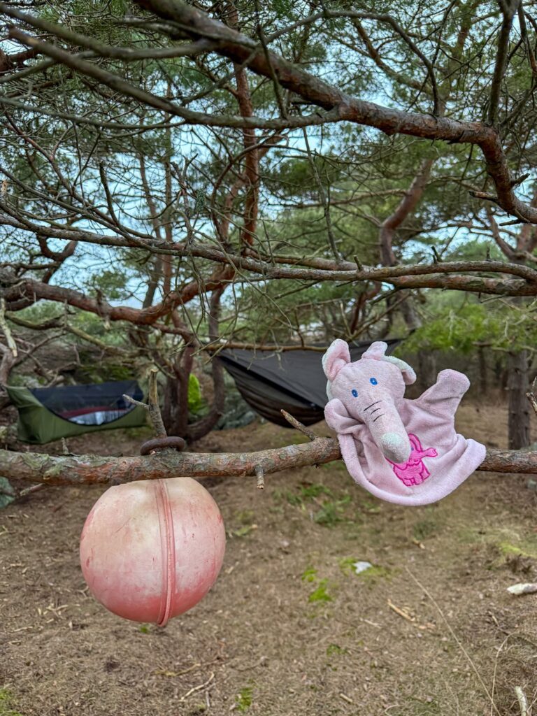 coola M, väle, knippla, hängmattor, en utenatt i månaden, en ny äventyrsnatt
